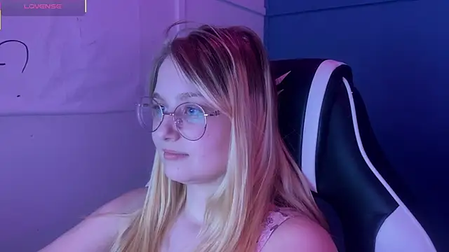 JacyWinslat online show from 03-19-25, 03:51