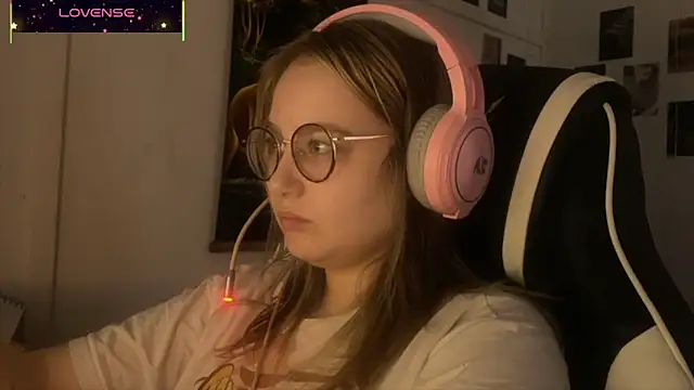 JacyWinslat online show from 10-10-25, 02:29