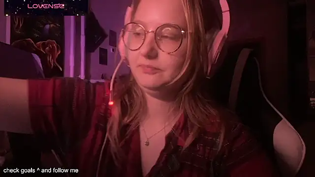 JacyWinslat online show from 11-13-25, 04:00