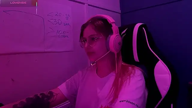 JacyWinslat online show from 03-21-25, 06:18