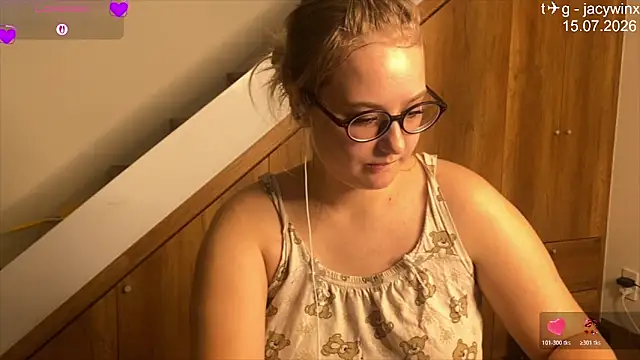 JacyWinslat online show from 07-15-26, 08:49
