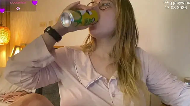 JacyWinslat online show from 03-16-26, 09:17