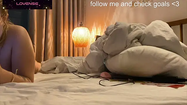 JacyWinslat online show from 12-19-25, 03:58