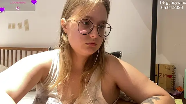 JacyWinslat online show from 04-05-26, 04:02