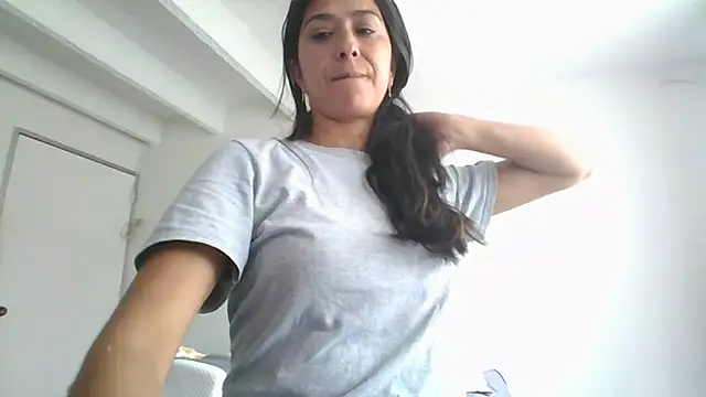Snapshot of Sahana_Ashiika chatting on 05-17-26, 02:39 Sahana Ashiika online show from 05-17-26, 02:39