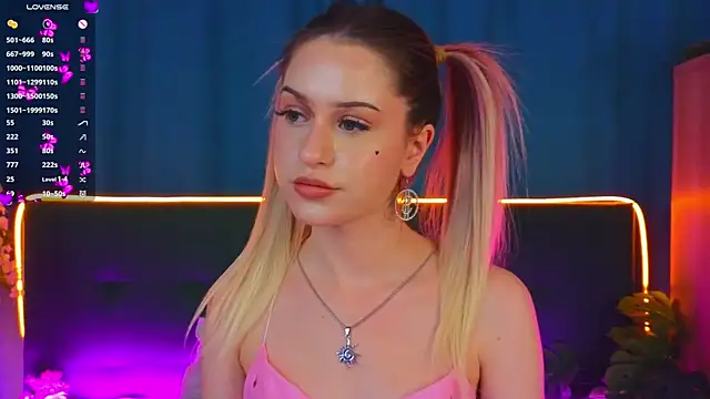 AlinaWalters online show from 10-18-25, 10:01