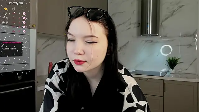 Snapshot of uwwu_bunny chatting on 03-22-25, 02:36 uwwu bunny online show from 03-22-25, 02:36