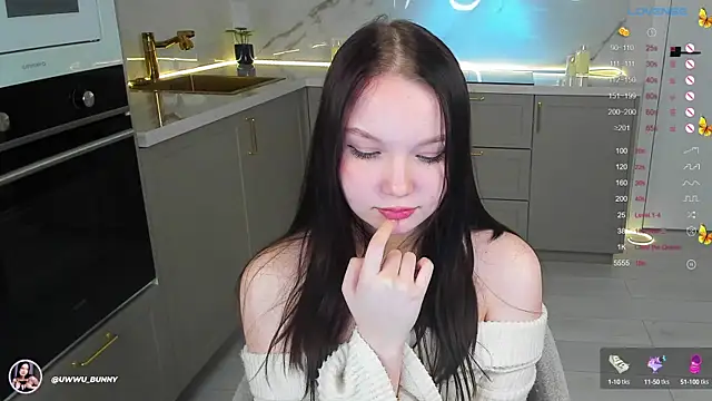 Snapshot of uwwu_bunny chatting on 01-16-25, 11:15 uwwu bunny online show from 01-16-25, 11:15