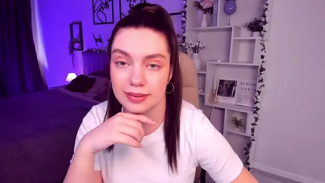 Snapshot of DaniellaLovely chatting on 03-13-25, 10:57 DaniellaLovely online show from 03-13-25, 10:57