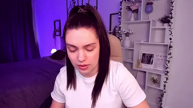 Snapshot of DaniellaLovely chatting on 03-13-25, 02:01 DaniellaLovely online show from 03-13-25, 02:01