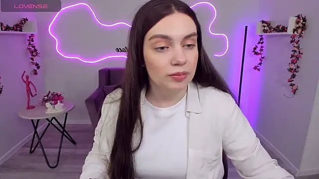 Snapshot of DaniellaLovely chatting on 03-18-25, 02:06 DaniellaLovely online show from 03-18-25, 02:06