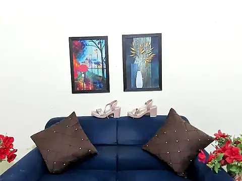 evaaelfiee online show from 10-05-25, 03:52