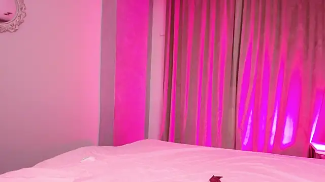 Snapshot of JessieePink chatting on 02-28-25, 06:09 JessieePink online show from 02-28-25, 06:09