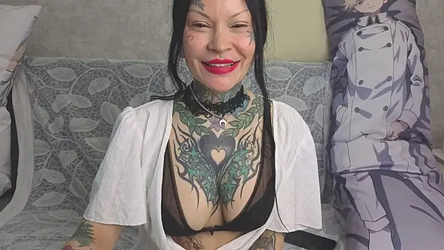 Snapshot of Megan_Black_Moon chatting on 05-24-26, 08:25 Megan Black Moon online show from 05-24-26, 08:25