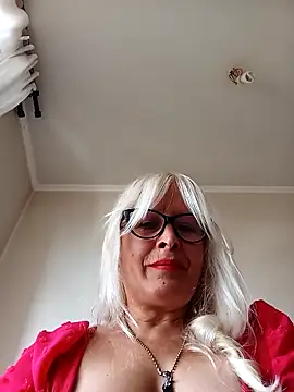Snapshot of Rousmk1 chatting on 02-19-25, 08:41 Rousmk1 online show from 02-19-25, 08:41