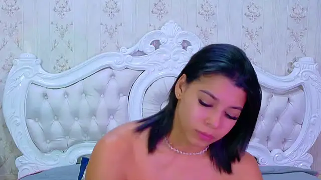 TiaraRosse online show from 10-24-25, 12:37