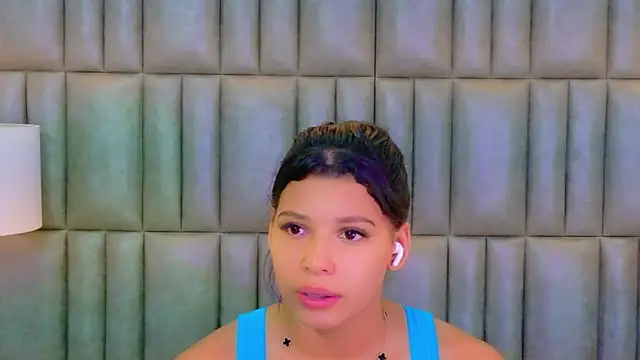 TiaraRosse online show from 03-06-26, 12:00