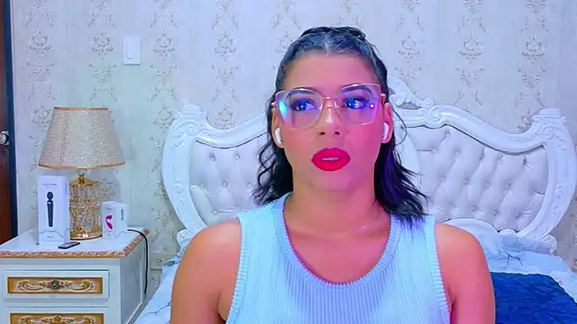 TiaraRosse online show from 01-19-26, 01:15