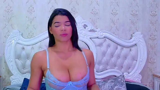 TiaraRosse online show from 10-18-25, 05:15