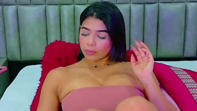 TiaraRosse online show from 09-28-25, 04:25