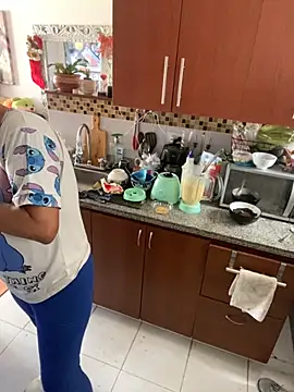 Cafeziitha02 online show from 11-13-25, 04:33