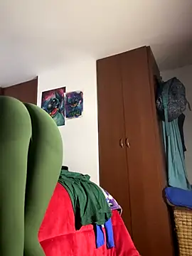 Cafeziitha02 online show from 12-19-25, 09:39