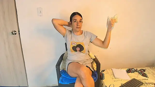 Oh Tique online show from 11-27-25, 03:23