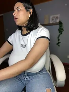 Snapshot of Isabella_boobd chatting on 01-03-25, 07:07 Isabella boobd online show from 01-03-25, 07:07