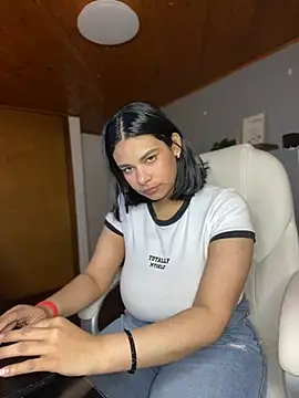 Snapshot of Isabella_boobd chatting on 01-03-25, 01:02 Isabella boobd online show from 01-03-25, 01:02