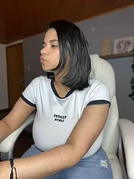 Snapshot of Isabella_boobd chatting on 01-03-25, 04:06 Isabella boobd online show from 01-03-25, 04:06