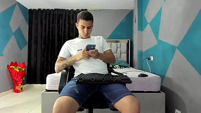 Snapshot of simookeler chatting on 02-28-25, 03:48 simookeler online show from 02-28-25, 03:48