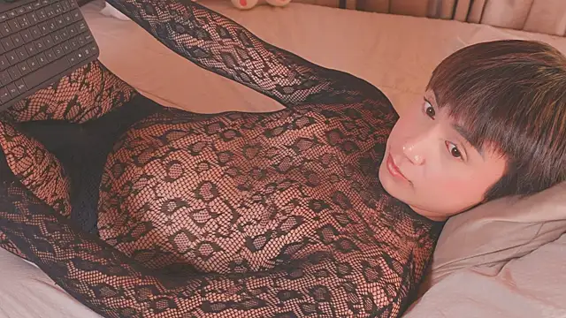 Snapshot of SweetHanson chatting on 02-15-26, 08:08 SweetHanson online show from 02-15-26, 08:08