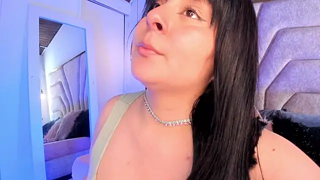Snapshot of EmaJames25 chatting on 09-12-25, 07:24 EmaJames25 online show from 09-12-25, 07:24