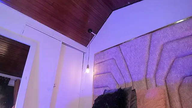 EmaJames25 online show from 11-04-25, 07:17