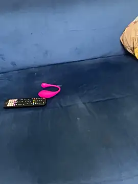 leilachic online show from 03-18-25, 07:44