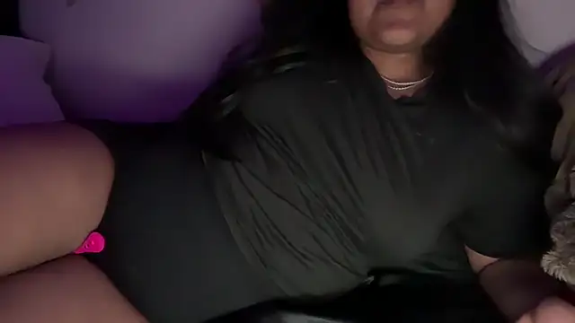 inarahh online show from 10-21-25, 04:56