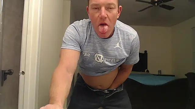 Bigtater1999 online show from 11-30-25, 02:23