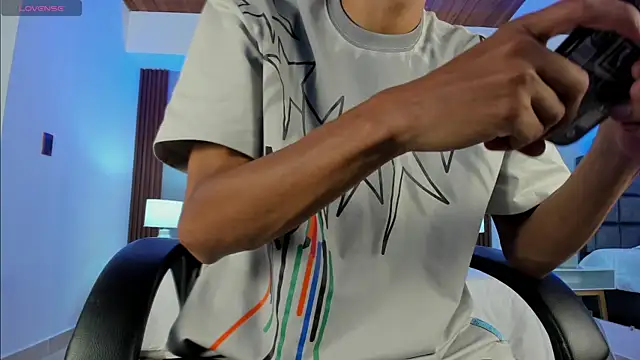 Aaron Scoot online show from 01-14-25, 08:04