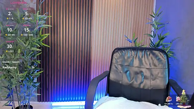 Aaron Scoot online show from 12-18-25, 01:37