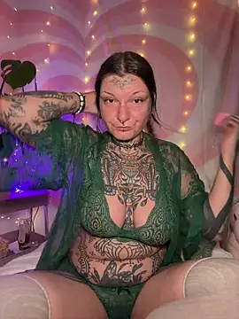 lizzardqueeen online show from 04-04-26, 08:21