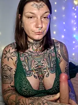 lizzardqueeen online show from 02-10-26, 10:09