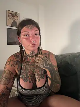 lizzardqueeen online show from 06-21-26, 08:47