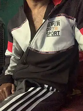 Snapshot of Vampire_xoxo chatting on 01-07-25, 09:18 Vampire xoxo online show from 01-07-25, 09:18