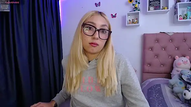 Soffy-brooks online show from 05-08-26, 03:43