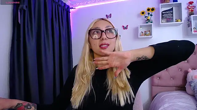 Soffy-brooks online show from 05-13-26, 02:29
