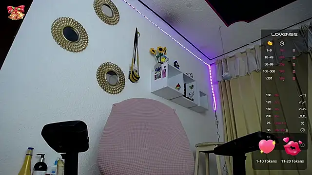 Snapshot of Soffy-brooks chatting on 01-15-25, 07:59 Soffy-brooks online show from 01-15-25, 07:59