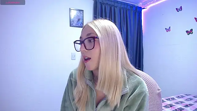 Soffy-brooks online show from 04-18-26, 04:37