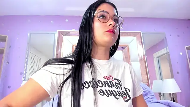 Snapshot of scarlette_15_ chatting on 04-26-26, 12:24 scarlette 15 online show from 04-26-26, 12:24