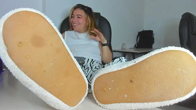 Snapshot of alma_fenix chatting on 04-05-26, 05:25 alma fenix online show from 04-05-26, 05:25