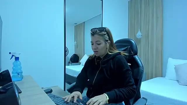 alma fenix online show from 01-15-26, 12:30